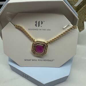 Elegant Gold Necklace with Pink Gemstone